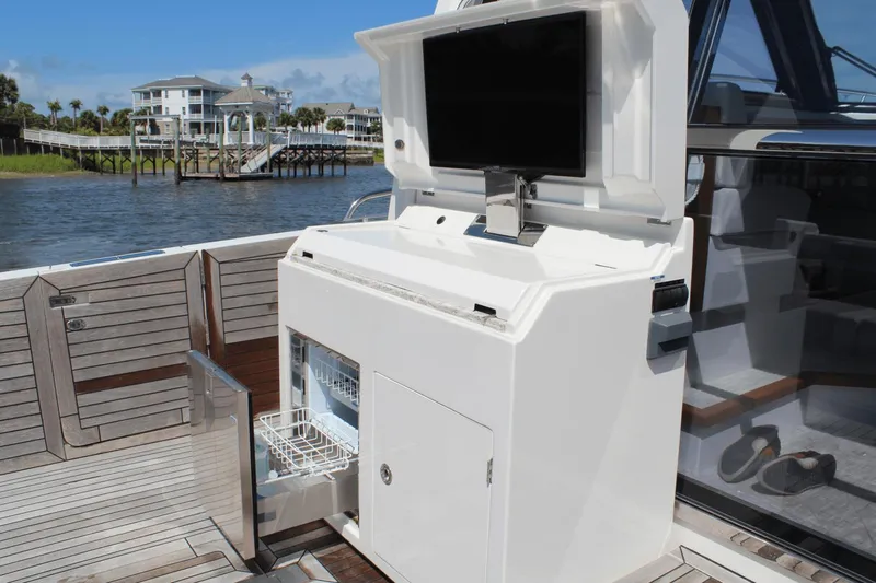 Dream Weaver Yacht Photos Pics 