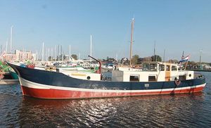 Clipper Barge