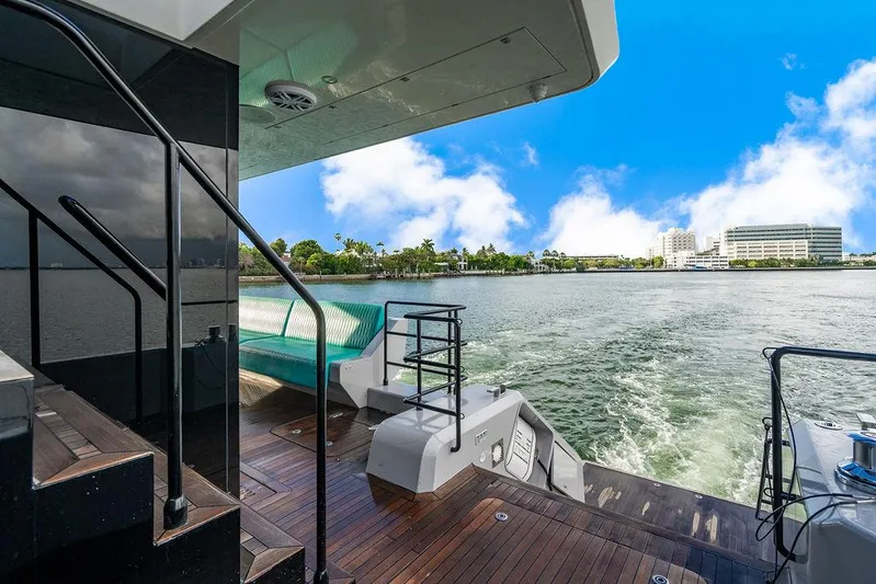 Island Majesty Yacht Photos Pics Luxurious Sunreef 70 yacht deck with ocean view, 2018 model, featuring sleek design and modern amenities.