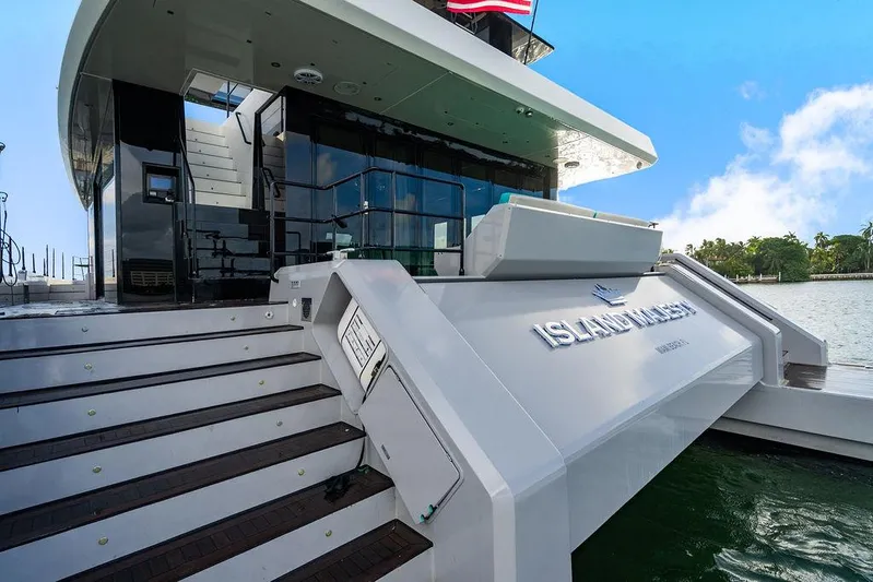 Island Majesty Yacht Photos Pics Luxurious 2018 Sunreef 70 yacht with sleek design and spacious deck by the water.