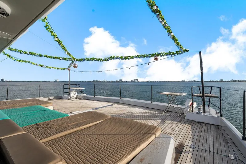 Island Majesty Yacht Photos Pics 