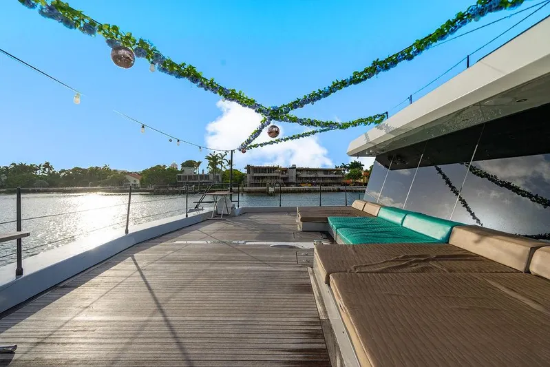 Island Majesty Yacht Photos Pics 