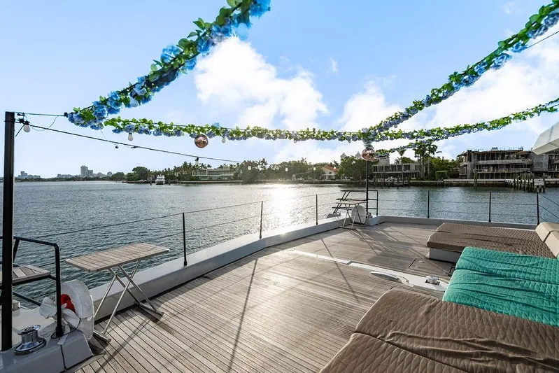 Island Majesty Yacht Photos Pics 