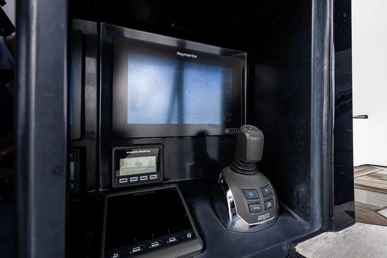 Island Majesty Yacht Photos Pics 