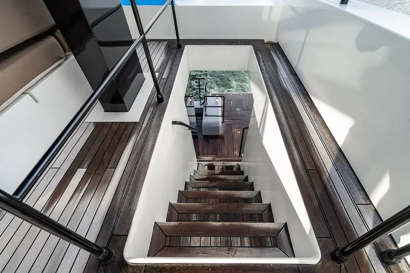 Island Majesty Yacht Photos Pics 