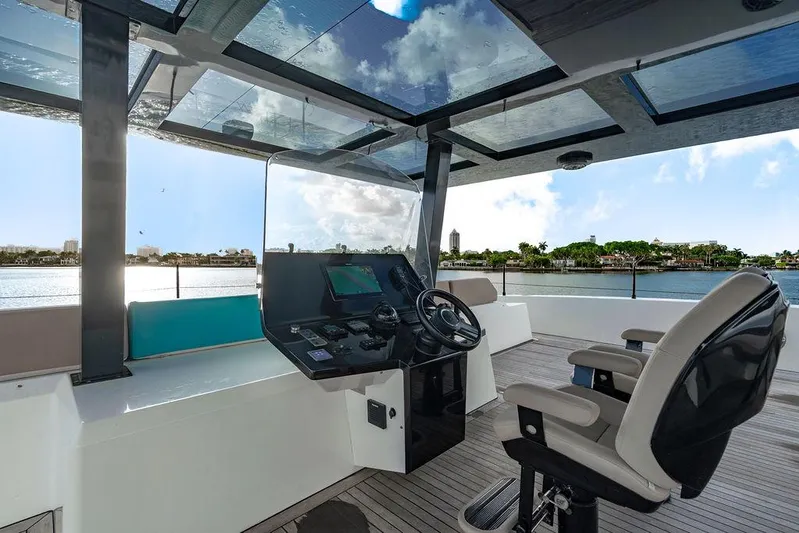 Island Majesty Yacht Photos Pics 