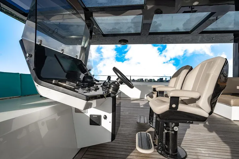 Island Majesty Yacht Photos Pics 