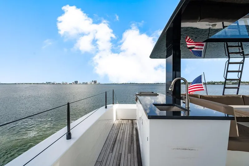 Island Majesty Yacht Photos Pics 