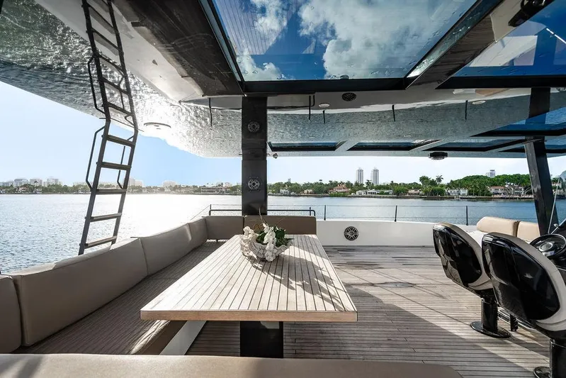 Island Majesty Yacht Photos Pics 