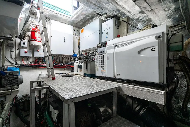 Island Majesty Yacht Photos Pics 