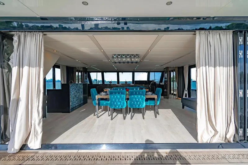 Island Majesty Yacht Photos Pics 