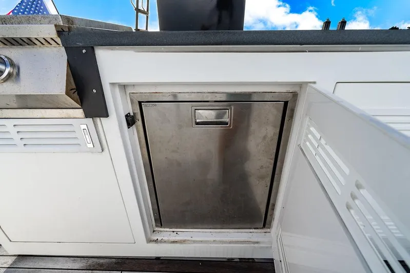 Island Majesty Yacht Photos Pics 