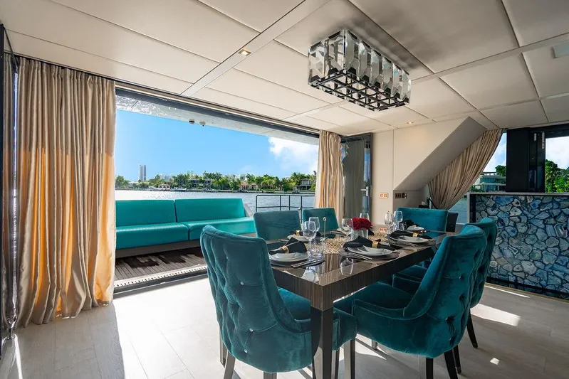 Island Majesty Yacht Photos Pics 