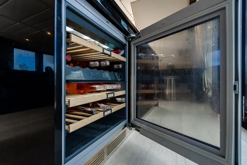 Island Majesty Yacht Photos Pics 