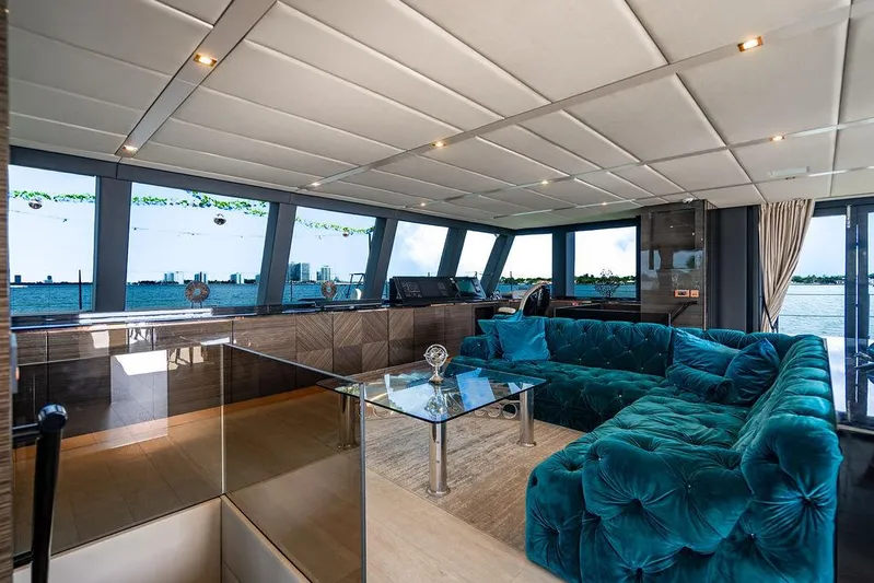 Island Majesty Yacht Photos Pics 