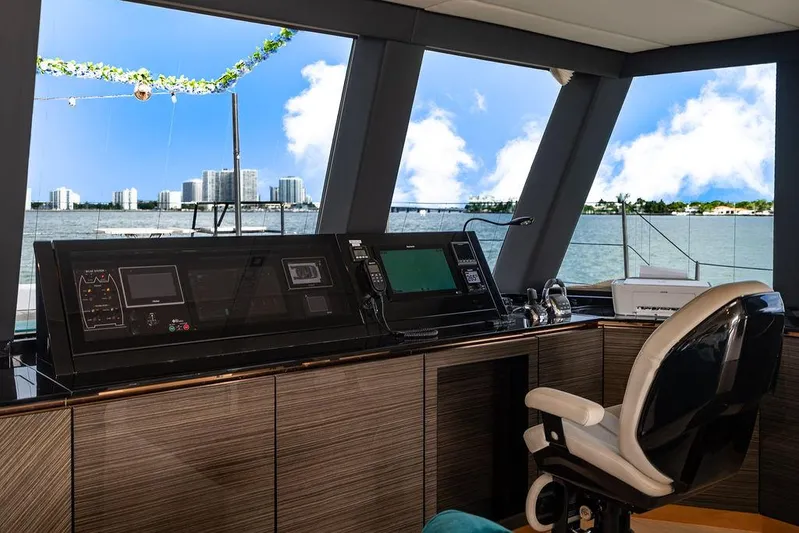 Island Majesty Yacht Photos Pics 