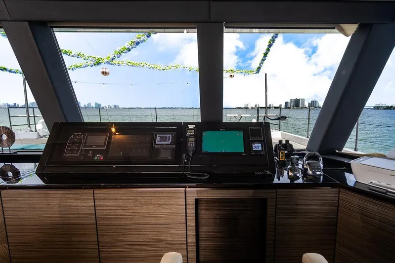 Island Majesty Yacht Photos Pics 