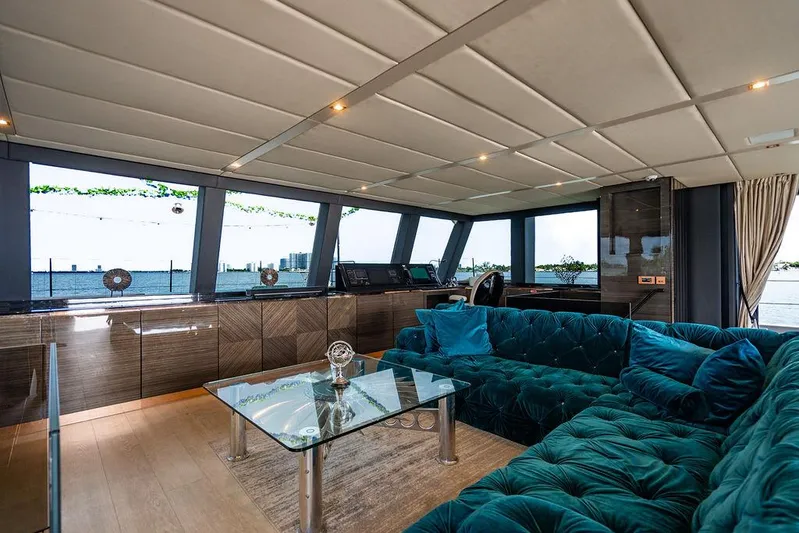 Island Majesty Yacht Photos Pics 