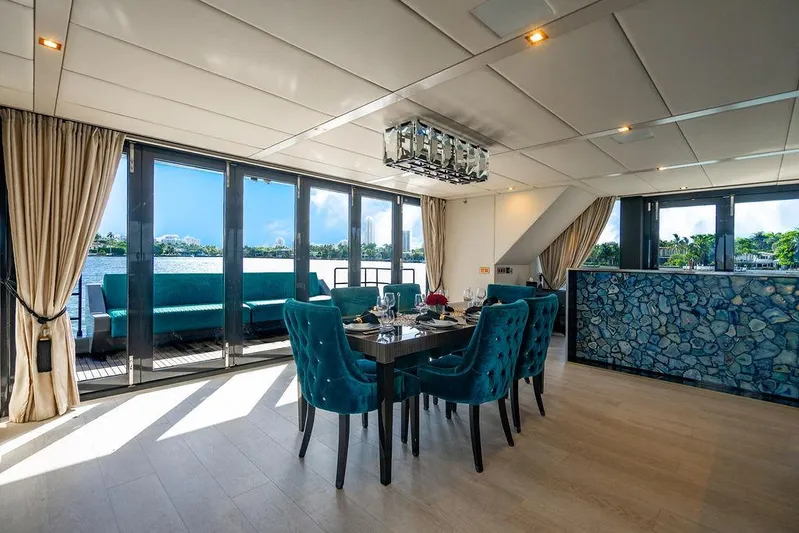 Island Majesty Yacht Photos Pics 