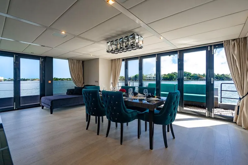 Island Majesty Yacht Photos Pics 