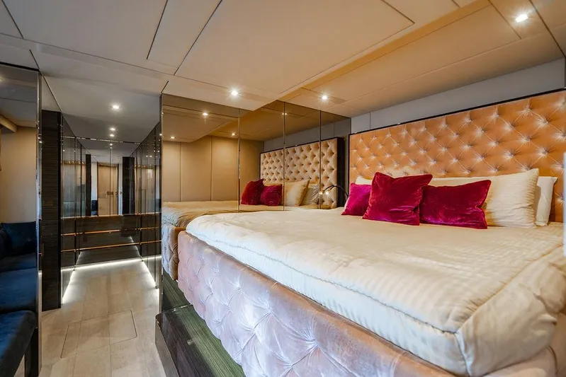 Island Majesty Yacht Photos Pics 