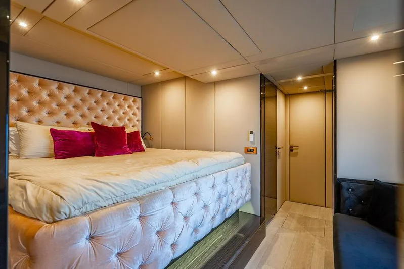 Island Majesty Yacht Photos Pics 