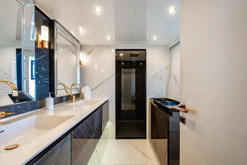 Island Majesty Yacht Photos Pics 