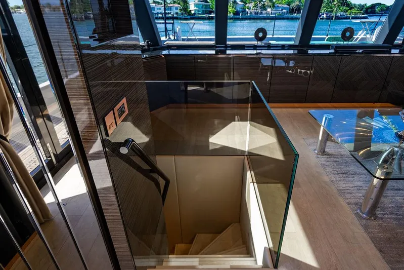 Island Majesty Yacht Photos Pics 