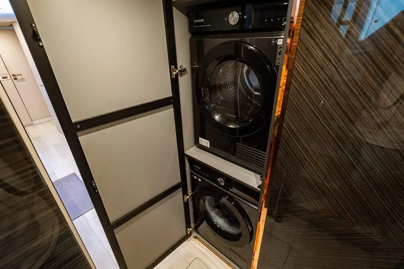 Island Majesty Yacht Photos Pics 