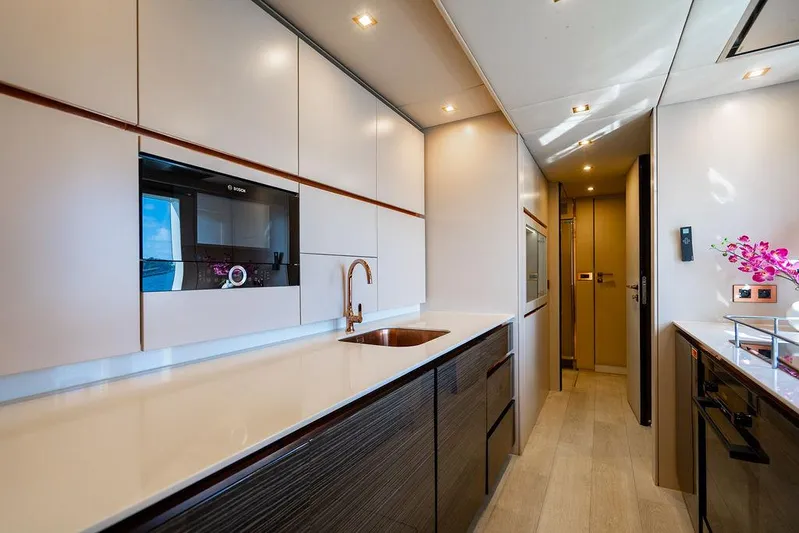 Island Majesty Yacht Photos Pics 