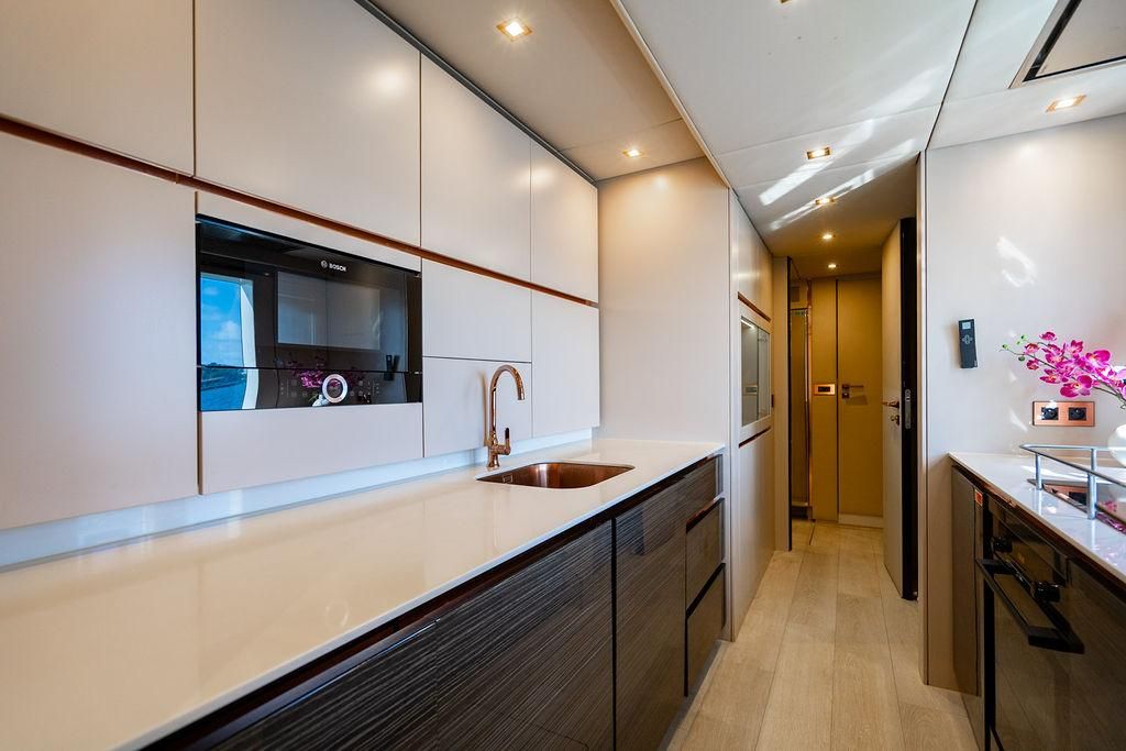 2018 Sunreef 70 