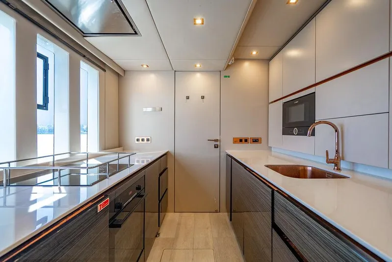 Island Majesty Yacht Photos Pics 