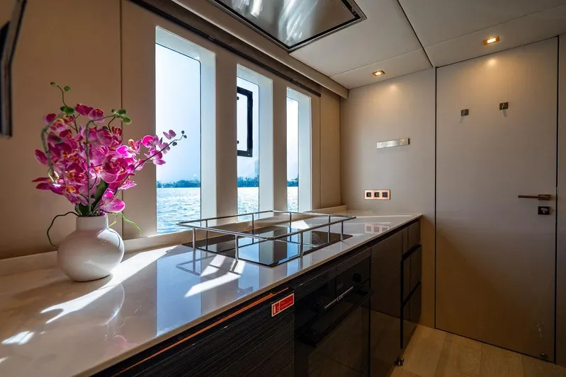 Island Majesty Yacht Photos Pics 