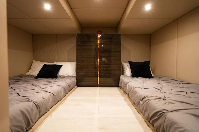 Island Majesty Yacht Photos Pics 