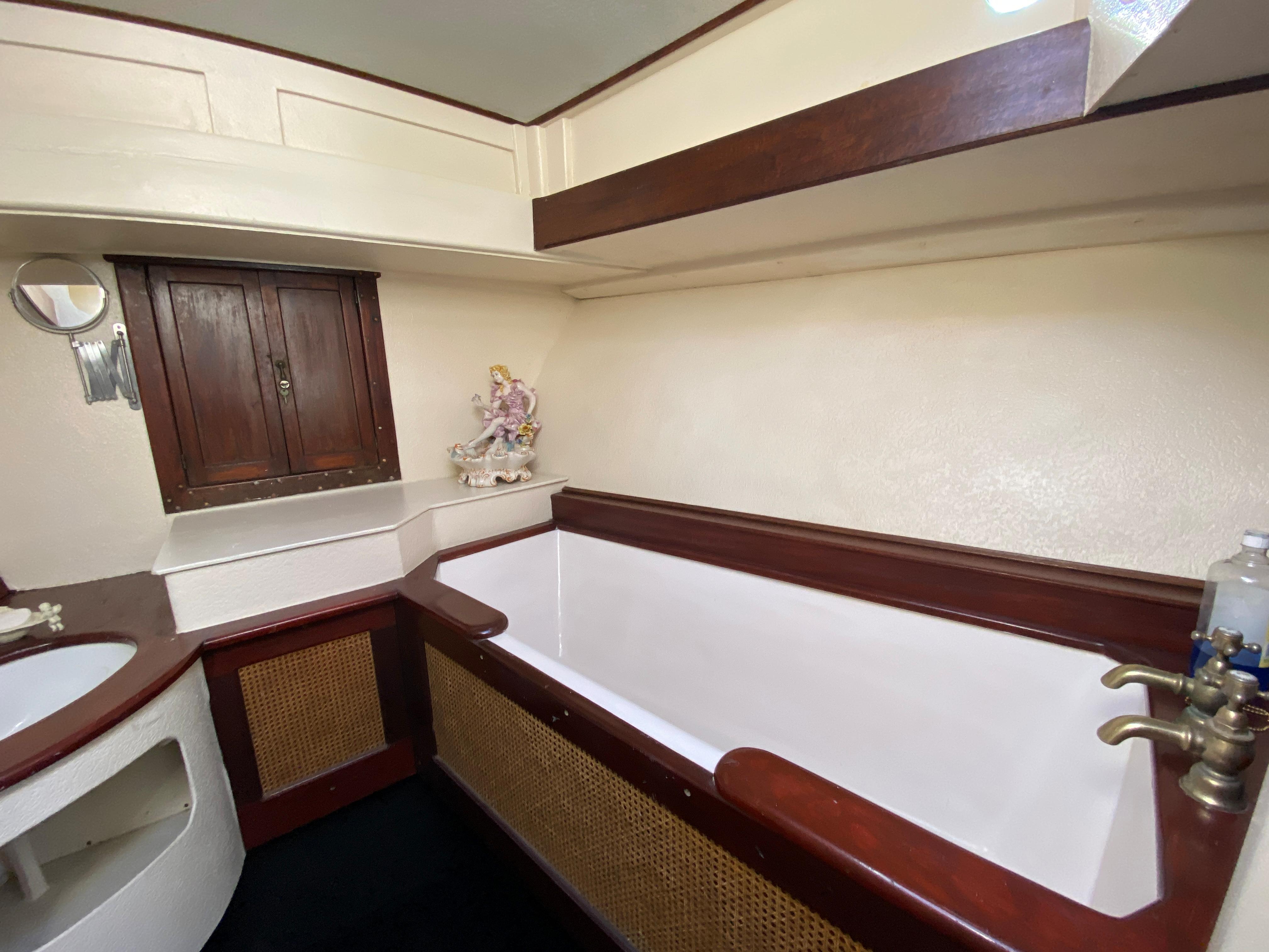 1927 washroom from Orient Express for sale – The History Blog