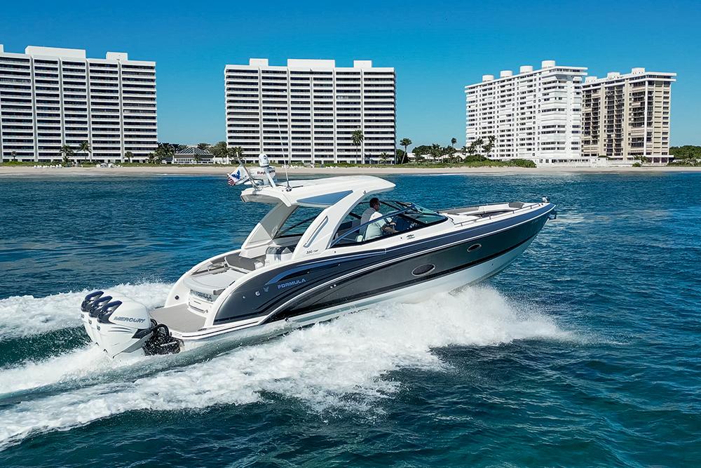 2019 Formula 350 Crossover Bowrider Bowrider for sale - YachtWorld