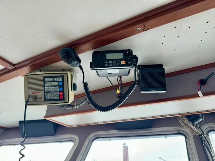 Western Shore Yacht Photos Pics Ceiling-mounted radio equipment inside a 1989 Custom Expedition Yacht.