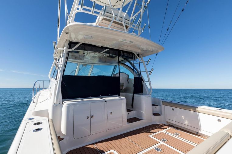 2018-38-pursuit-385-offshore