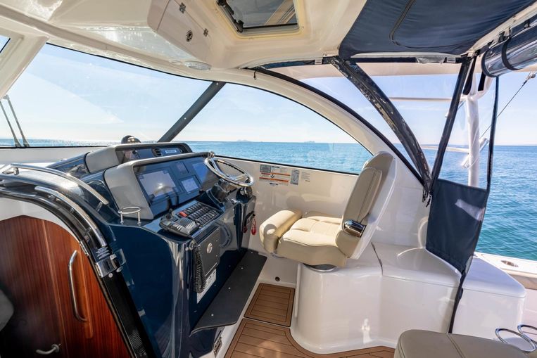 2018-38-pursuit-385-offshore