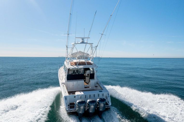 2018-38-pursuit-385-offshore