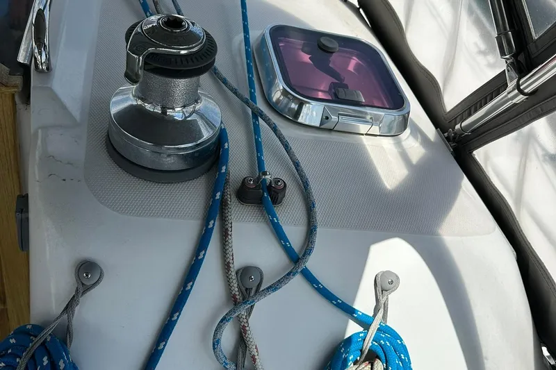 Champagne Lady Yacht Photos Pics Deck of 2007 Sabre 386 sailboat with winch and ropes.