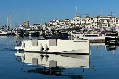 2017 De Antonio Yachts D33 OPEN