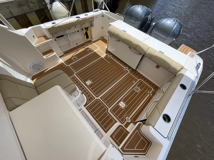 False Echoes Yacht Photos Pics Pursuit 32 False Echoes- Cockpit