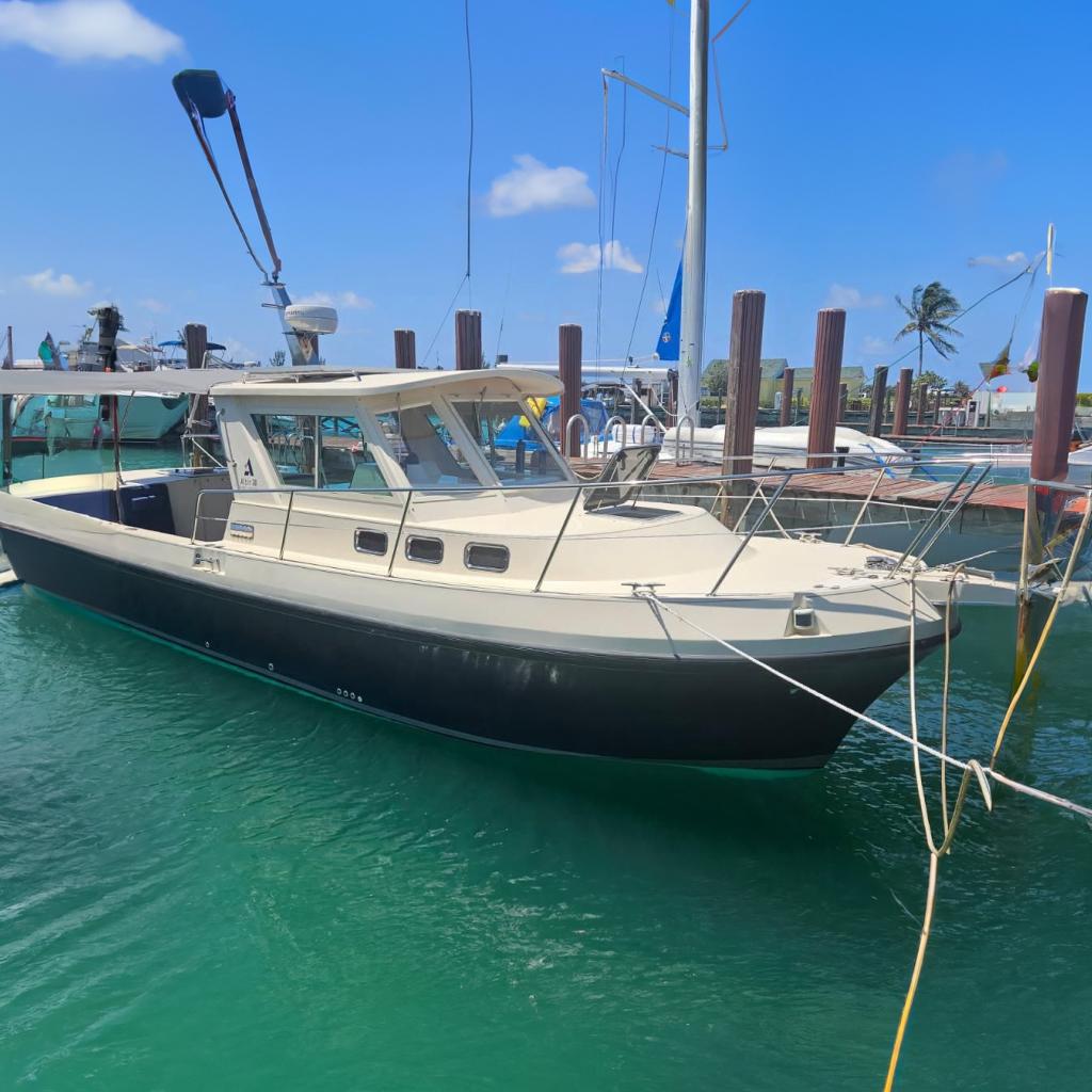 Albin 30 Family Cruiser