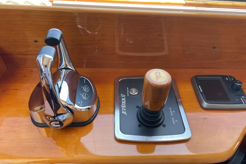 White Sauce Yacht Photos Pics Hinckley Talaria 43 Motoryacht 2017 helm controls with joystick and throttle levers.
