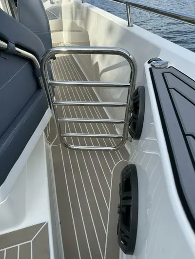 M2 Yacht Photos Pics 