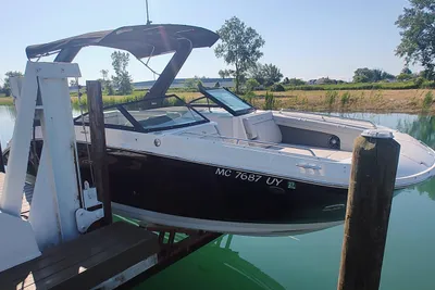 Sea Ray SDX 270