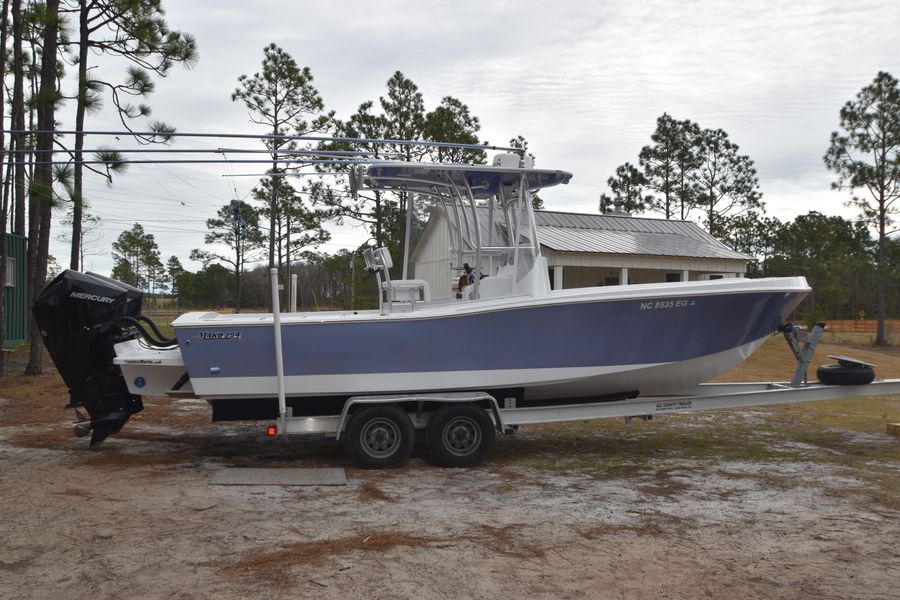 1985 Mako 25 Center Console