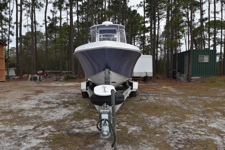 1985 Mako 25 Center Console