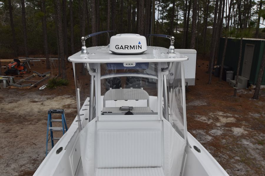 1985 Mako 25 Center Console